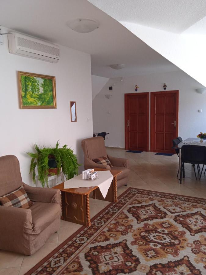 אגר Agria Wellness Guesthouse מראה חיצוני תמונה